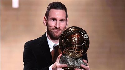 تسريب جديد.. ابلاغ ميسي بفوزه بالكرة الذهبية