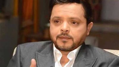 محمد هنيدي يسخر من فوز ميسي بجائزة الكرة الذهبية