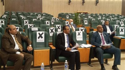 مجلس جامعة أسوان يناقش انتظام الدراسة واستعدادات امتحانات الفصل الدراسي الأول