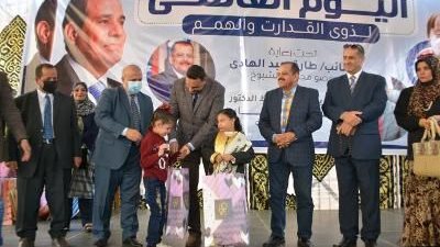 محافظ الدقهلية يشارك في احتفالية ذوي الهمم بالمدرسة الفكرية بالمنصورة (صور) 