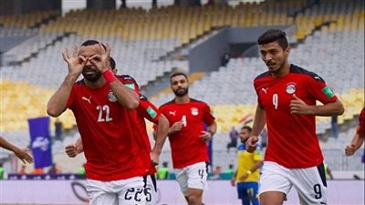 عاجل.. إصابة نجم منتخب مصر قبل نهاية الشوط الأول