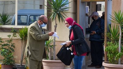 بدء تطبيق قرار حظر دخول المواطنين غير المطعمين مقار الحكومة بالإسكندرية