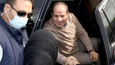 سيدة تطلب من السيسي توفير فرصة عمل لنجلها