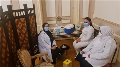 القنصلية السعودية تطعم مواطنيها بلقاحات كورونا بمحافظة الإسكندرية