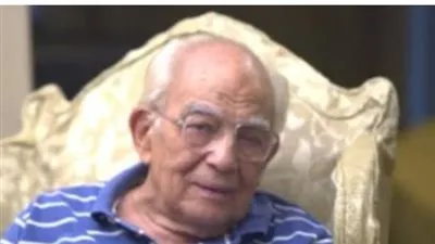 اليوم.. النجم القدير رشوان توفيق يحضر حفل ختام مهرجان القاهرة السينمائي 