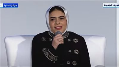 السيسي يستجيب فورا لاقتراح إحدى ذوي الهمم.. ويعد بدراسته