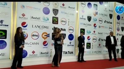 إيمان ابو طالب بإطلالة جريئة بعد انفصالها في ختام مهرجان القاهرة السينمائي