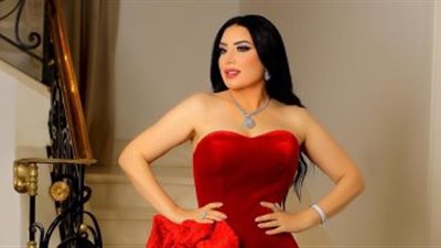 عبير صبري بإطلالة جريئة في مهرجان 