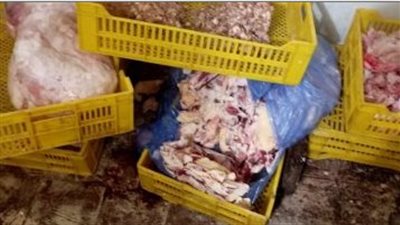 حبس تاجر 4 أيام على ذمة التحقيقات في قضية تهريب سلع غذائية فاسدة بالإسكندرية