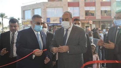 وزير الطيران يفتتح أحد فروع الأسواق الحرة بمدينة الغردقة