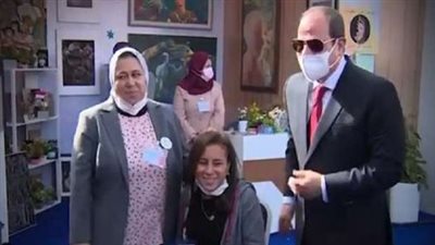 الطفلة التي أجلسها السيسي على كرسي: شعرت بالفخر والسعادة 