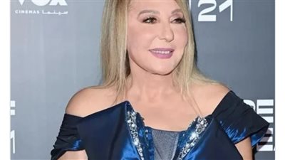 بالأزرق.. نادية الجندي تخطف الأنظار في مهرجان البحر الأحمر