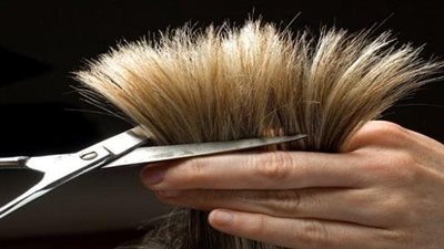 للفتاة العزباء.. تفسير قص الشعر في الحلم