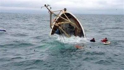 إنقاذ 10 أشخاص غرق مركبهم في عمق البحر بميناء الإسكندرية 
