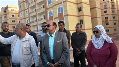 محافظ أسوان يتفقد الأعمال الجارية بحي اللوتس 
