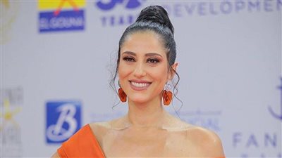 تعرف على رسالة حنان مطاوع لوالدها في عيد ميلادها