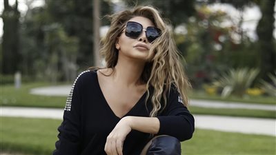 نوال الزعبي تتألق بأحدث ظهور لها من كليبها الجديد