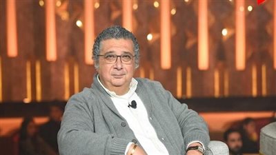 سر نظرة ماجد الكدوانى للفنان كريم عبد العزيز خلال تكريمه