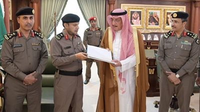 شرطة جازان: القبض على مقيم إثر نقله (4) مخالفين لنظام أمن الحدود عبر مركبة خاصة