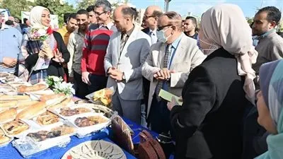 جامعة الفيوم تقيم معرض الصناعات الصغيرة الرابع 