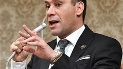 نائب يطالب وزيري الرياضة والمالية بتثبيت العاملين مؤقتا بمراكز الشباب 