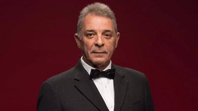  برفقة أسرته.. محمود حميدة يحضر العرض الخاص لفيلم 