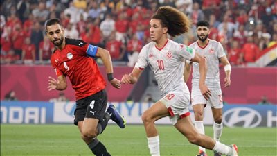 حنبعل يُتوج بجائزة أفضل لاعب في مباراة مصر وتونس