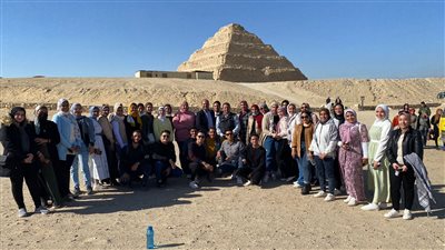 بحضور زاهي حواس وعميد الكلية.. منطقة سقارة تستقبل طلاب سياحة المنصورة