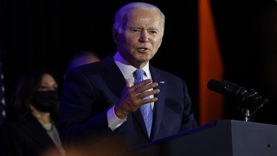 بايدن يمدد قانون 