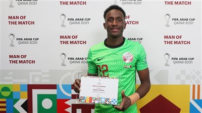 مشعل برشم يحصل على جائزة أفضل لاعب في مباراة مصر وقطر