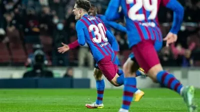 برشلونة يعبر عقبة إلتشي بصعوبة في الدوري الإسباني