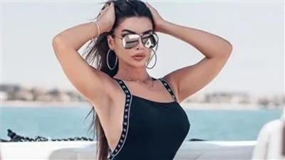 الراقصة جوهرة تفاجئ 