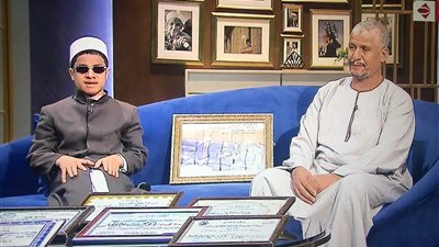 والد أحمد محروس: ابني حفظ القرأن وهو كفيف ومصاب بمرض العظم الزحاجي