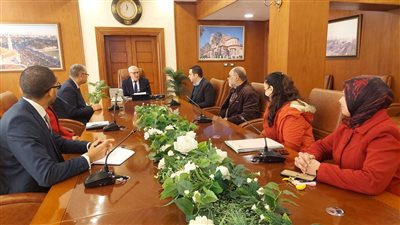 محافظ بورسعيد يلتقي وفد دار الهندسة لبحث تطوير عدد من المناطق