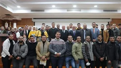 محافظ بورسعيد يلتقي طلاب الأكاديمية العربية للعلوم والنقل البحري 