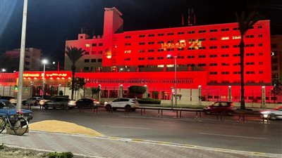 إضاءة مبنى الديوان العام لمحافظة بورسعيد باللون الأحمر احتفالا بالذكرى الـ 65 للعيد القومي 