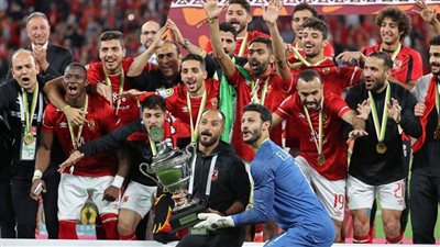  بعد التتويج بكأس السوبر.. الأهلي يُهدد عرش ريال مدريد بقائمة 