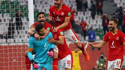 نجم الأهلي يحسم موقفه من الرحيل في يناير