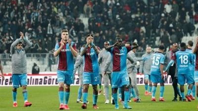 طرابزون يهدر نقطتين ثمينتين في صدارة الدوري التركي