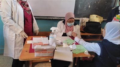 الصحة: فحص 733 ألفا و414 طالبا بأولى إعدادي ضمن مبادرة الكشف فيروس 