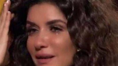 غادة عادل تنهار من البكاء في أول ظهور إعلامي يجمعها بطليقها مجدي الهواري