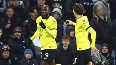 تشيلسي يتخطي عقبة أستون فيلا في الدوري الإنجليزي