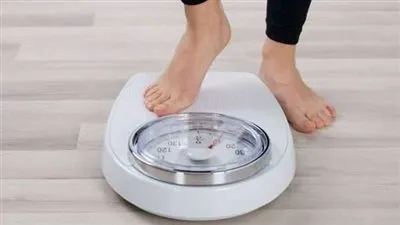 استشاري يكشف عن طريقة تثبيت الوزن (فيديو)