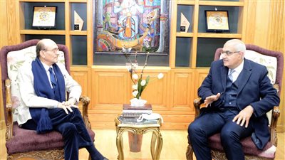 الفنان محمد صبحي ضيف ندوة بتجارة المنصورة