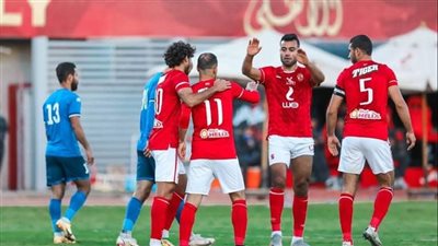 هل يرحل محترف الأهلي في يناير؟.. طالع التفاصيل