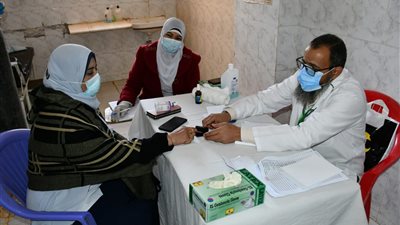 الكشف على 4322 مواطنا خلال قافلة جامعة المنصورة بالوادي الجديد