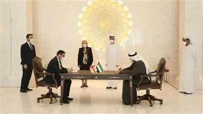 الإمارات توقع اتفاق لبناء أكبر محطة للطاقة الشمسية في 