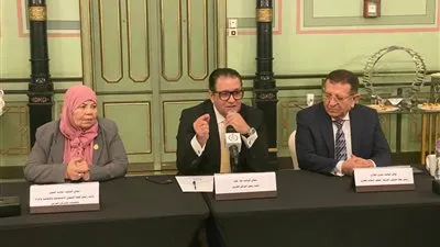 برعاية علاء عابد.. مركز الدبلوماسية بالبرلمان العربي يختتم برنامجه الجديد بتكريم المشاركين