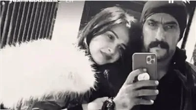 برفقة زوجها.. ياسمين عبد العزيز تغازل جمهورها في أحدث ظهور لها 