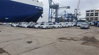 تفريغ 964 سيارة وتداول 17 سفينة بموانئ بورسعيد